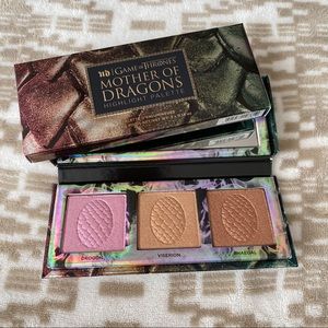 Urban Decay Mother of Dragons Highlight Palette